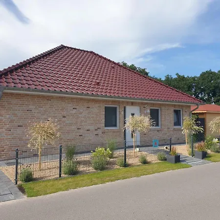 Haus Seestern Holiday home Walchum